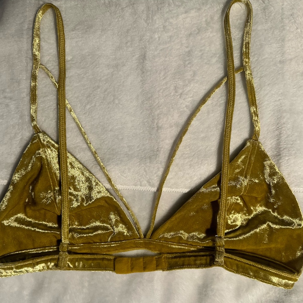 YELLOW VELVETY TEXTURE BRA.